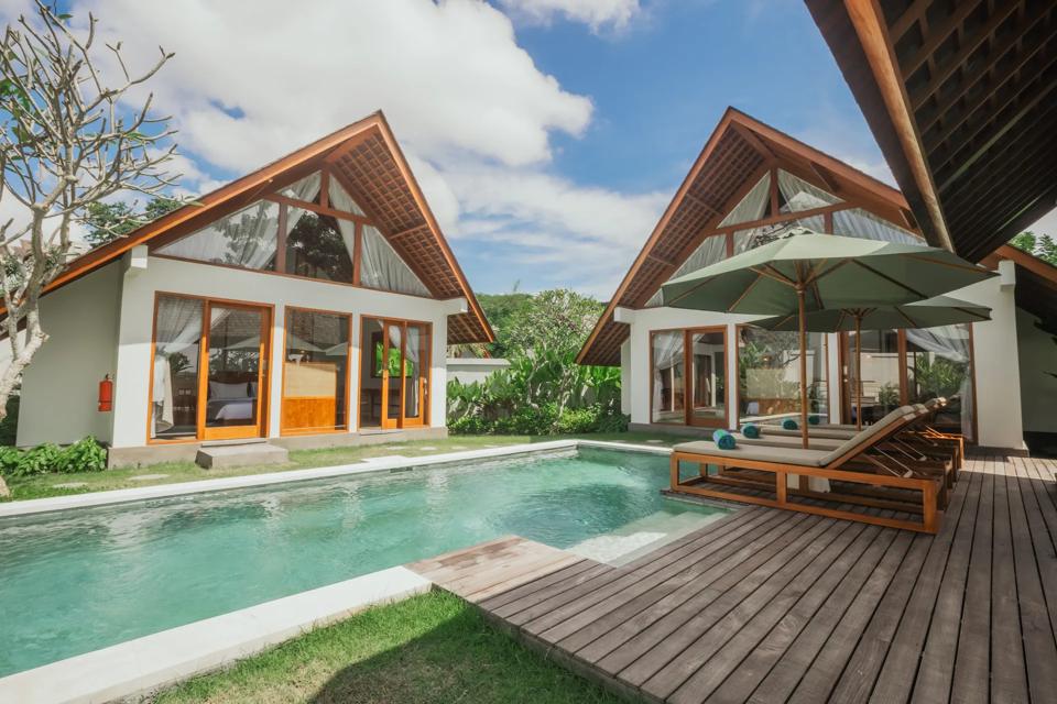 Villa terrace stepping down to the pool